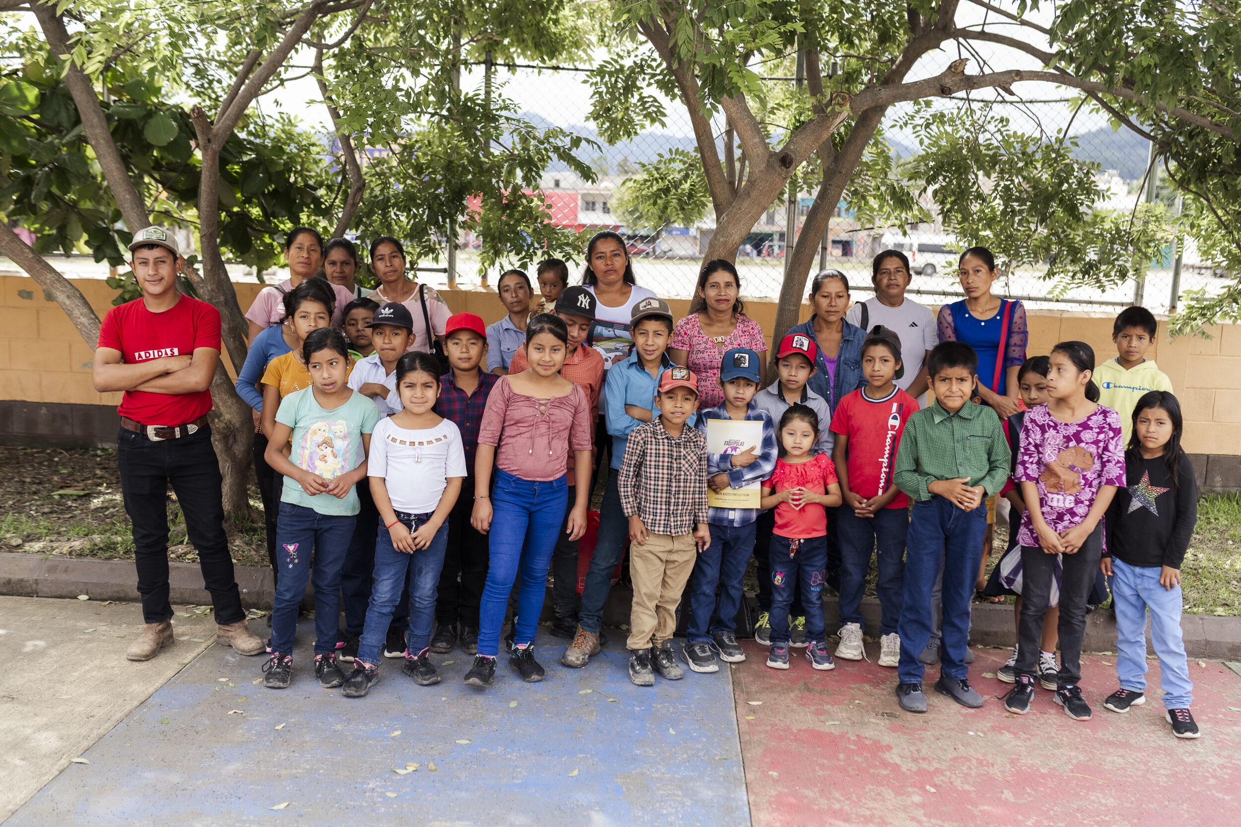 Pueblos de Mujeres y Niños